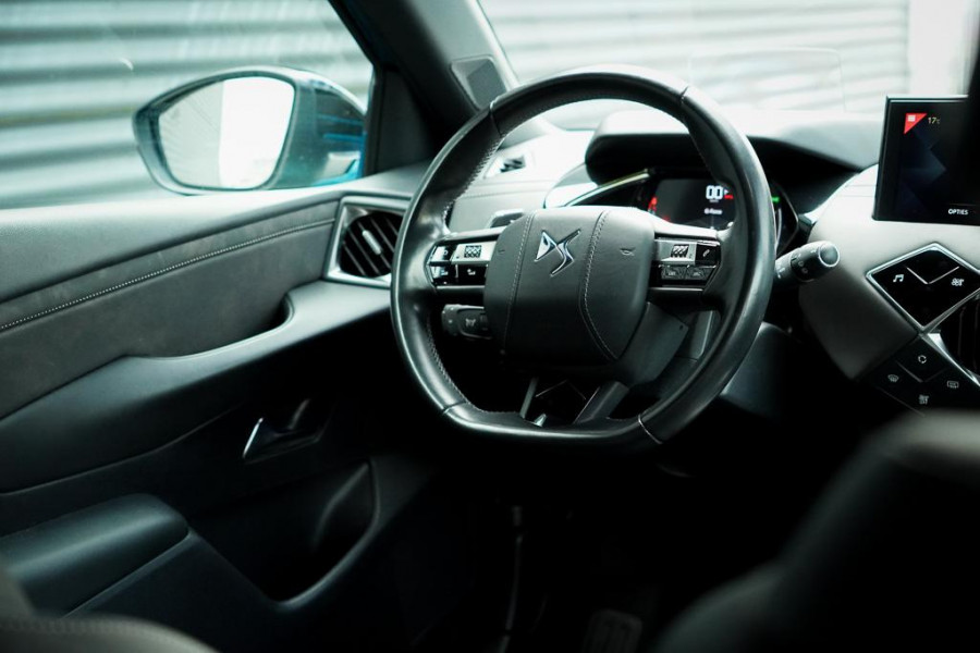 DS DS 3 Crossback 1.2 PureTech Grand Chic / Opera / Aut / Adaptive Cruise / Carplay / Leder DS DS 3 Crossback 1.2 PureTech Grand Chic / Opera / Aut / Adaptive Cruise / Carplay / Leder