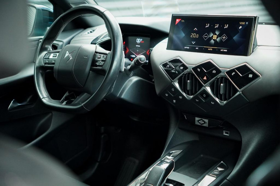 DS DS 3 Crossback 1.2 PureTech Grand Chic / Opera / Aut / Adaptive Cruise / Carplay / Leder DS DS 3 Crossback 1.2 PureTech Grand Chic / Opera / Aut / Adaptive Cruise / Carplay / Leder