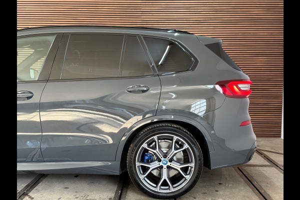 BMW X5 XDrive45e High Executive M-Sport | 360° Camera | Luchtvering | Stoelventilatie | Pano | HUD | LED | Softclose