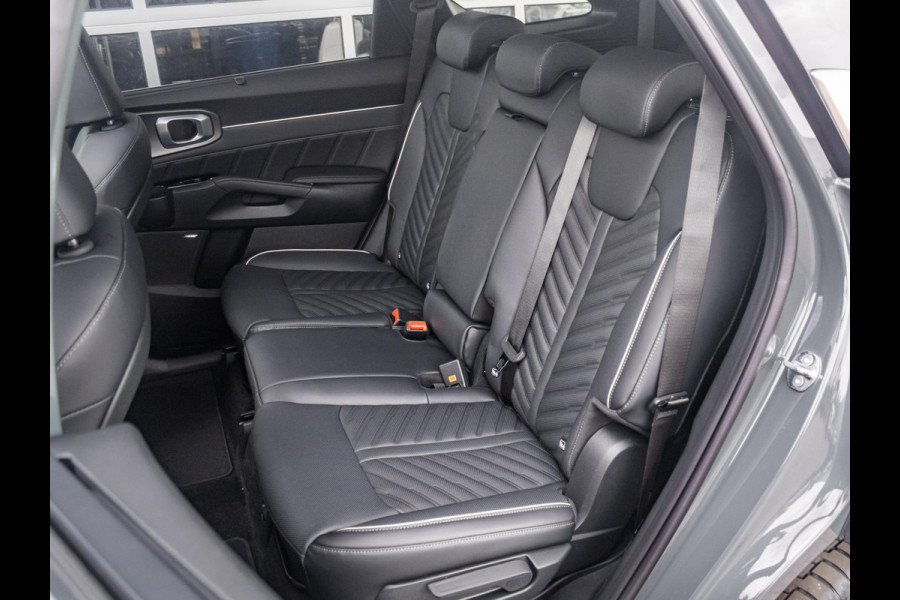 Kia Sorento 1.6 T-GDi Plug-in Hybrid 4WD ExecutiveLine 7p. | Uit voorraad leverbaar | Full Option | Steel Grey Kia Sorento 1.6 T-GDi Plug-in Hybrid 4WD ExecutiveLine 7p. | Uit voorraad leverbaar | Full Option | Steel Grey