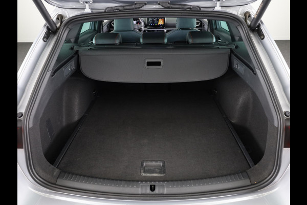 Seat Leon Sportstourer 1.0 TSI FR Business Intense 110pk | Verlengde garantie | Navigatie | Parkeersensoren achter | Automatische Airco | Electrische achterklep |