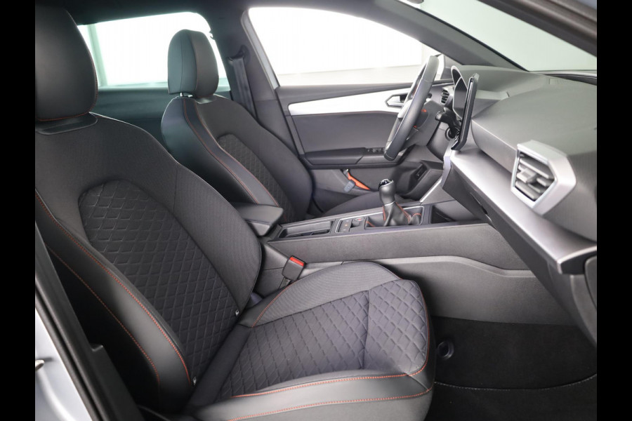 Seat Leon Sportstourer 1.0 TSI FR Business Intense 110pk | Verlengde garantie | Navigatie | Parkeersensoren achter | Automatische Airco | Electrische achterklep |