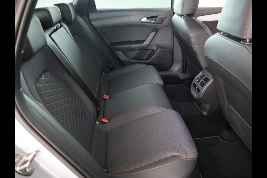 Seat Leon Sportstourer 1.0 TSI FR Business Intense 110pk | Verlengde garantie | Navigatie | Parkeersensoren achter | Automatische Airco | Electrische achterklep |