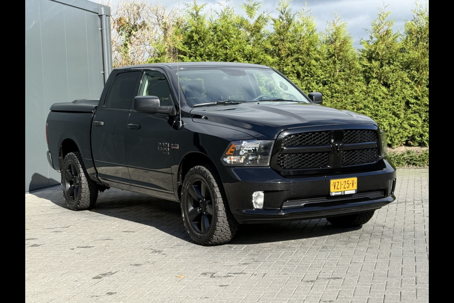 Dodge Ram 1500 5.7 V8 CLASSIC NIGHT 4x4 / LEDER / BPM VRIJ / 1e EIG. / CAMERA / 6-PERS / NAVI / 3.5T TREKHAAK