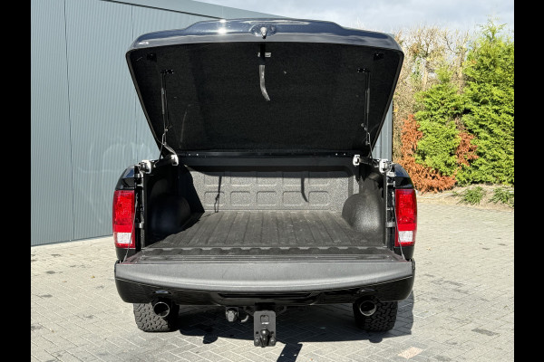 Dodge Ram 1500 5.7 V8 CLASSIC NIGHT 4x4 / LEDER / BPM VRIJ / 1e EIG. / CAMERA / 6-PERS / NAVI / 3.5T TREKHAAK