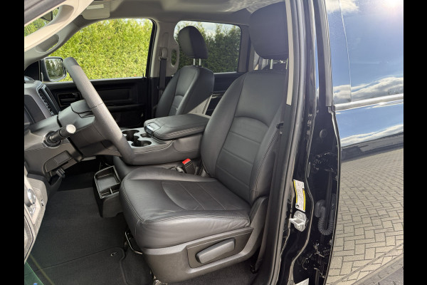 Dodge Ram 1500 5.7 V8 CLASSIC NIGHT 4x4 / LEDER / BPM VRIJ / 1e EIG. / CAMERA / 6-PERS / NAVI / 3.5T TREKHAAK