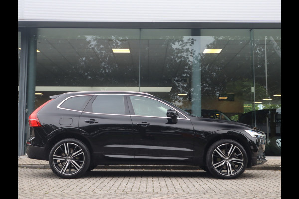 Volvo XC60 2.0 B5 Momentum Exclusive / Panoramadak