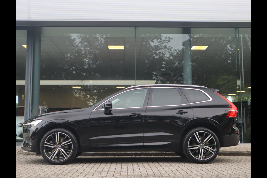 Volvo XC60 2.0 B5 Momentum Exclusive / Panoramadak
