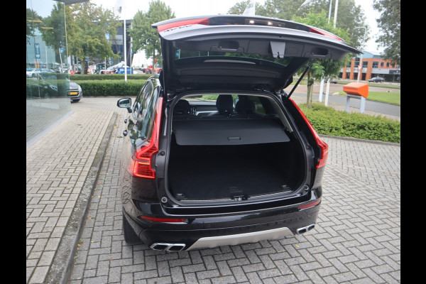 Volvo XC60 2.0 B5 Momentum Exclusive / Panoramadak