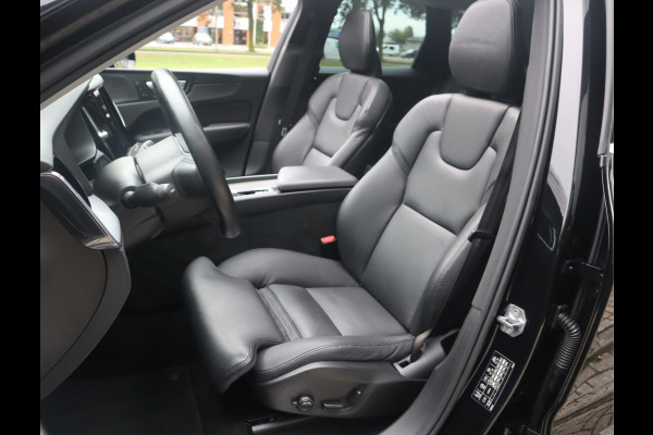 Volvo XC60 2.0 B5 Momentum Exclusive / Panoramadak