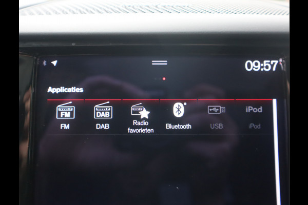 Volvo XC60 2.0 B5 Momentum Exclusive / Panoramadak