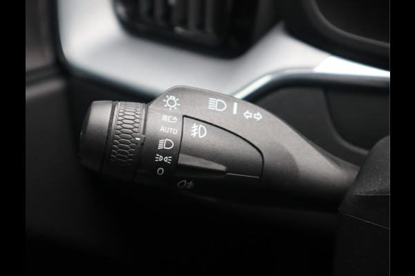 Volvo XC60 2.0 B5 Momentum Exclusive / Panoramadak