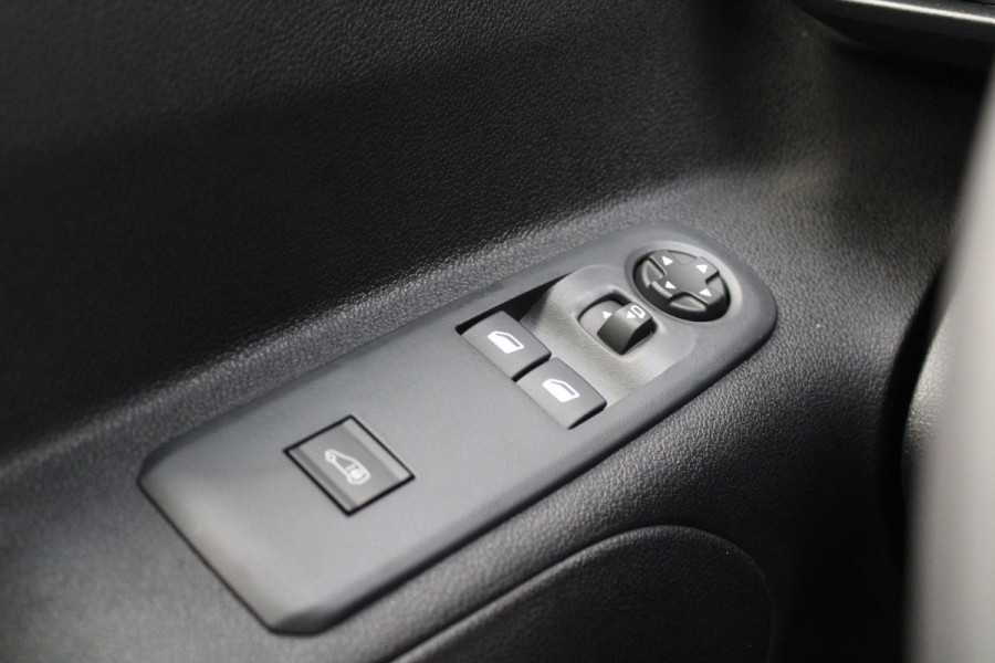 Fiat E-Doblò 136 L1 50 kWh 136pk - Carplay - Auto Klimaat - Navi - Lane Assist - PDC - Rijklaar Fiat E-Doblò 136 L1 50 kWh 136pk - Carplay - Auto Klimaat - Navi - Lane Assist - PDC - Rijklaar