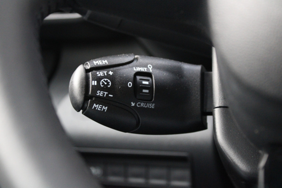 Fiat E-Doblò 136 L1 50 kWh 136pk - Carplay - Auto Klimaat - Navi - Lane Assist - PDC - Rijklaar Fiat E-Doblò 136 L1 50 kWh 136pk - Carplay - Auto Klimaat - Navi - Lane Assist - PDC - Rijklaar