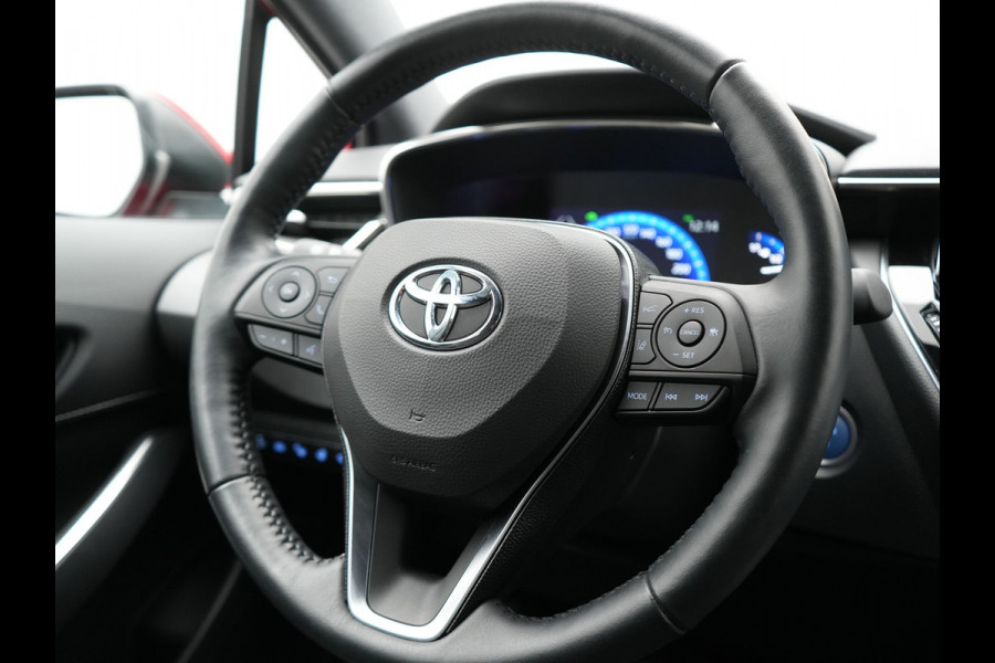 Toyota Corolla Touring Sports 1.8 Hybrid Dynamic Hybrid 123pk Dealer O.H | Adaptive Cruise | Sportstoelen & Stuur Verwarmd | Camera | Apple Carplay | Keyless | Blis | Navigatie | DAB |