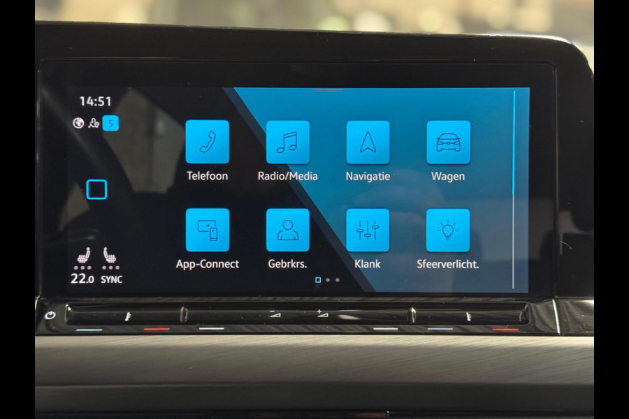 Volkswagen Golf 1.5 TSI Highline | Pano | Memory | IQ lights | Stoel-/Stuurverwarming | PDC