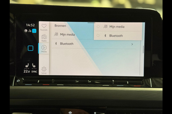 Volkswagen Golf 1.5 TSI Highline | Pano | Memory | IQ lights | Stoel-/Stuurverwarming | PDC