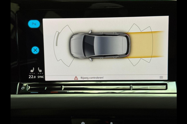 Volkswagen Golf 1.5 TSI Highline | Pano | Memory | IQ lights | Stoel-/Stuurverwarming | PDC