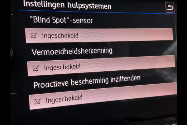 Volkswagen T-Cross 1.0 TSI Style High-Line_ 110PK_Carplay_Camera_ACC_F1 Flippers