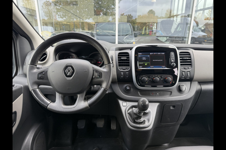 Renault Trafic Passenger 1.6 dCi Grand Expression | Marge | 9 Pers. | Navi | Trekhaak | Cruisec. Renault Trafic Passenger 1.6 dCi Grand Expression | Marge | 9 Pers. | Navi | Trekhaak | Cruisec.