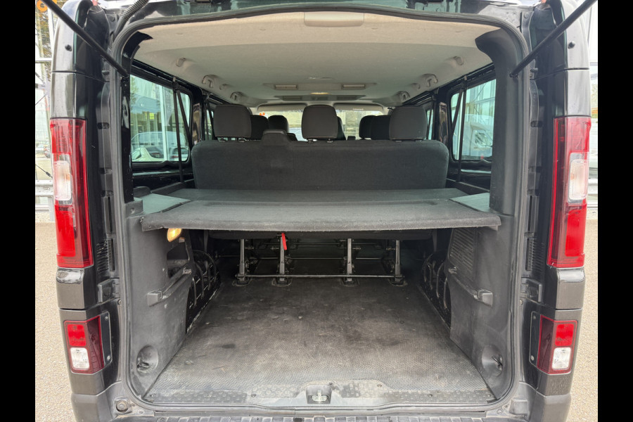 Renault Trafic Passenger 1.6 dCi Grand Expression | Marge | 9 Pers. | Navi | Trekhaak | Cruisec. Renault Trafic Passenger 1.6 dCi Grand Expression | Marge | 9 Pers. | Navi | Trekhaak | Cruisec.