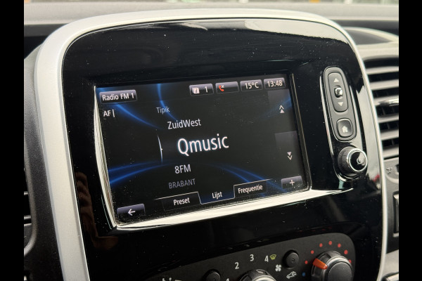 Renault Trafic Passenger 1.6 dCi Grand Expression | Marge | 9 Pers. | Navi | Trekhaak | Cruisec. Renault Trafic Passenger 1.6 dCi Grand Expression | Marge | 9 Pers. | Navi | Trekhaak | Cruisec.