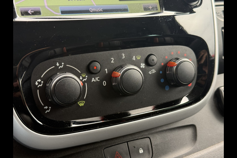 Renault Trafic Passenger 1.6 dCi Grand Expression | Marge | 9 Pers. | Navi | Trekhaak | Cruisec. Renault Trafic Passenger 1.6 dCi Grand Expression | Marge | 9 Pers. | Navi | Trekhaak | Cruisec.