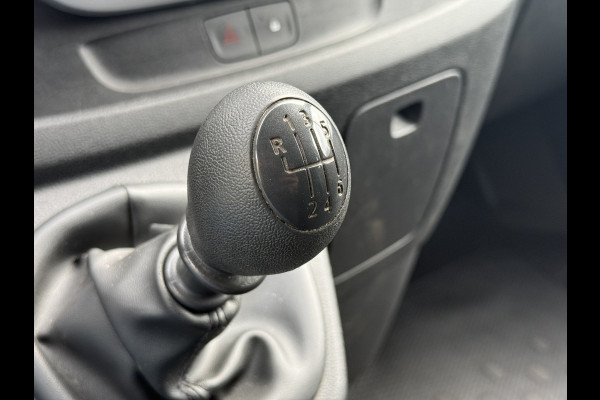 Renault Trafic Passenger 1.6 dCi Grand Expression | Marge | 9 Pers. | Navi | Trekhaak | Cruisec. Renault Trafic Passenger 1.6 dCi Grand Expression | Marge | 9 Pers. | Navi | Trekhaak | Cruisec.