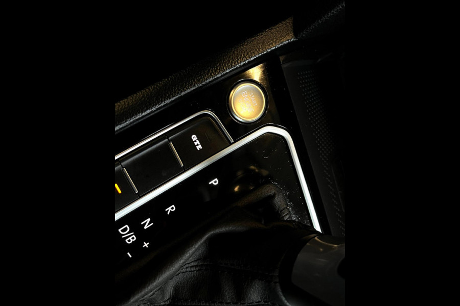 Volkswagen Passat Variant 1.4 TSI PHEV GTE Business Carplay_Camera_trekh_Stoel massage