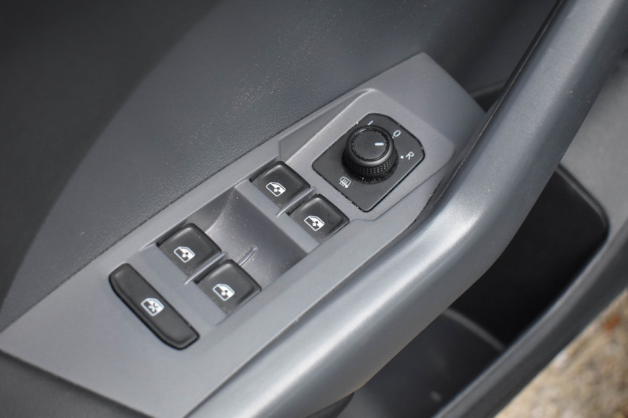 Volkswagen T-Cross 1.0 TSI Life Business | ACC | Carplay | Navi | Clima | Blind Spot | Parkeersensoren