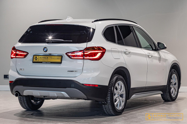 BMW X1 SDrive18i High Executive|Cam|StoelV|Dealer ond|Clima