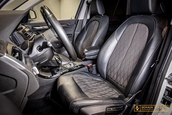 BMW X1 SDrive18i High Executive|Cam|StoelV|Dealer ond|Clima