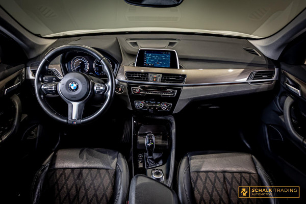 BMW X1 SDrive18i High Executive|Cam|StoelV|Dealer ond|Clima