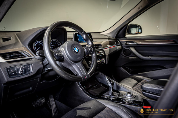 BMW X1 SDrive18i High Executive|Cam|StoelV|Dealer ond|Clima