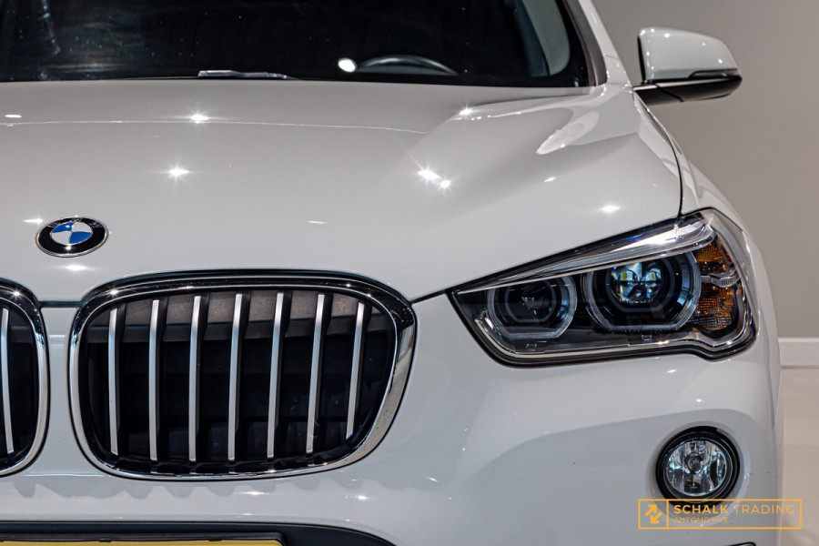 BMW X1 SDrive18i High Executive|Cam|StoelV|Dealer ond|Clima