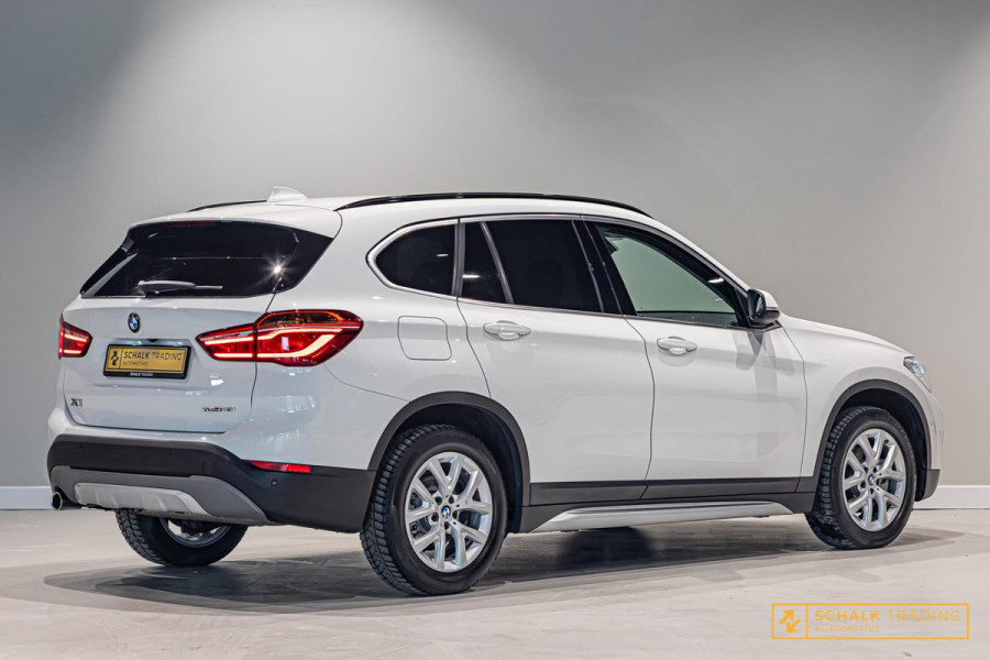 BMW X1 SDrive18i High Executive|Cam|StoelV|Dealer ond|Clima