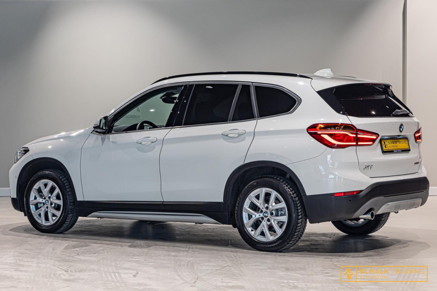 BMW X1 SDrive18i High Executive|Cam|StoelV|Dealer ond|Clima