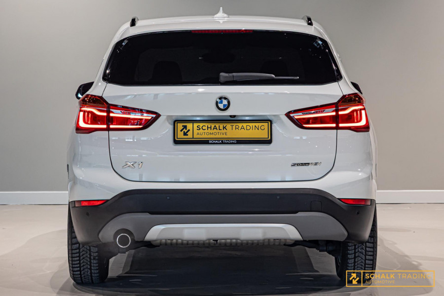 BMW X1 SDrive18i High Executive|Cam|StoelV|Dealer ond|Clima