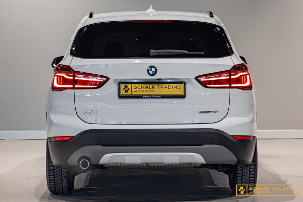 BMW X1 SDrive18i High Executive|Cam|StoelV|Dealer ond|Clima