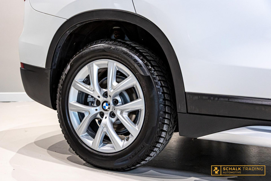 BMW X1 SDrive18i High Executive|Cam|StoelV|Dealer ond|Clima