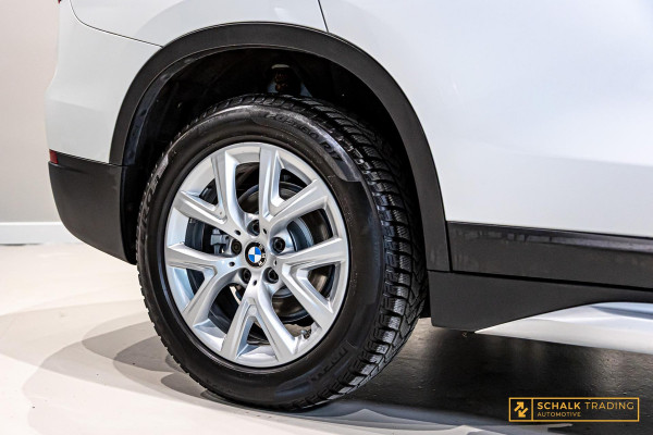 BMW X1 SDrive18i High Executive|Cam|StoelV|Dealer ond|Clima