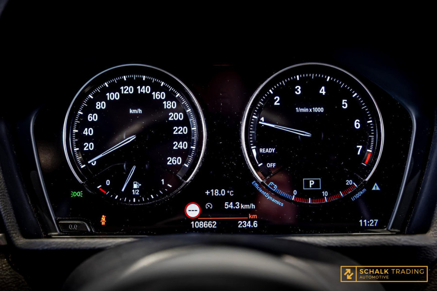 BMW X1 SDrive18i High Executive|Cam|StoelV|Dealer ond|Clima