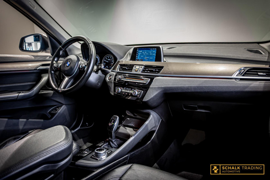 BMW X1 SDrive18i High Executive|Cam|StoelV|Dealer ond|Clima