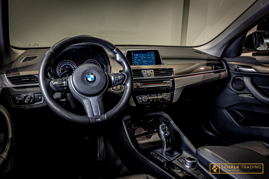 BMW X1 SDrive18i High Executive|Cam|StoelV|Dealer ond|Clima
