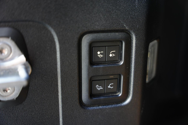 Land Rover Defender 110 P 525 V 8 Black Edition Land Rover Defender 110 P 525 V 8 Black Edition