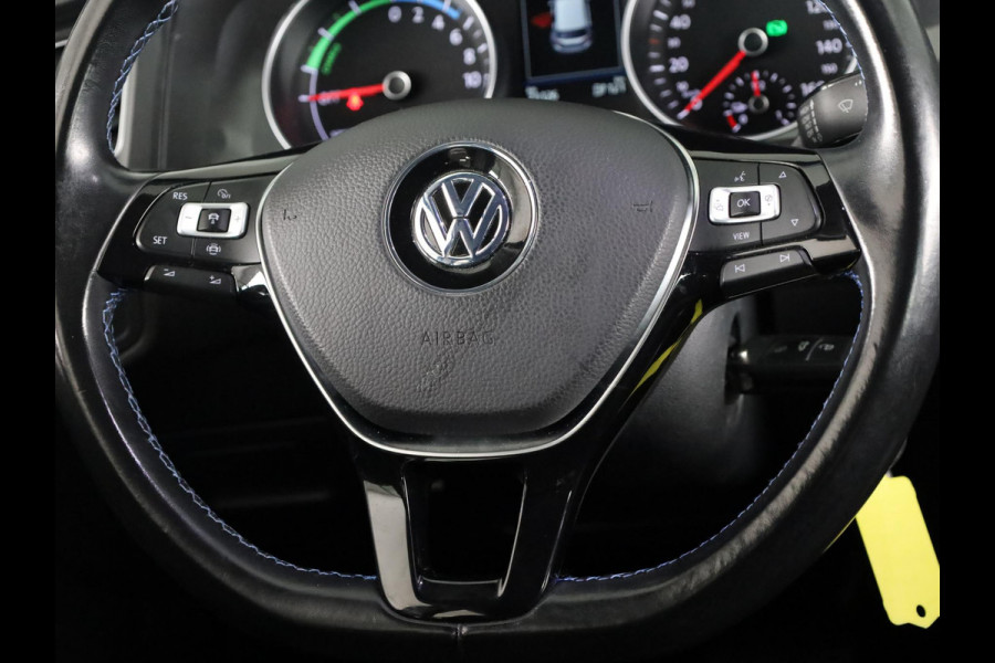 Volkswagen e-Golf E-DITION 136PK | Automaat | Navigatie | Cruise control | Parkeersensoren