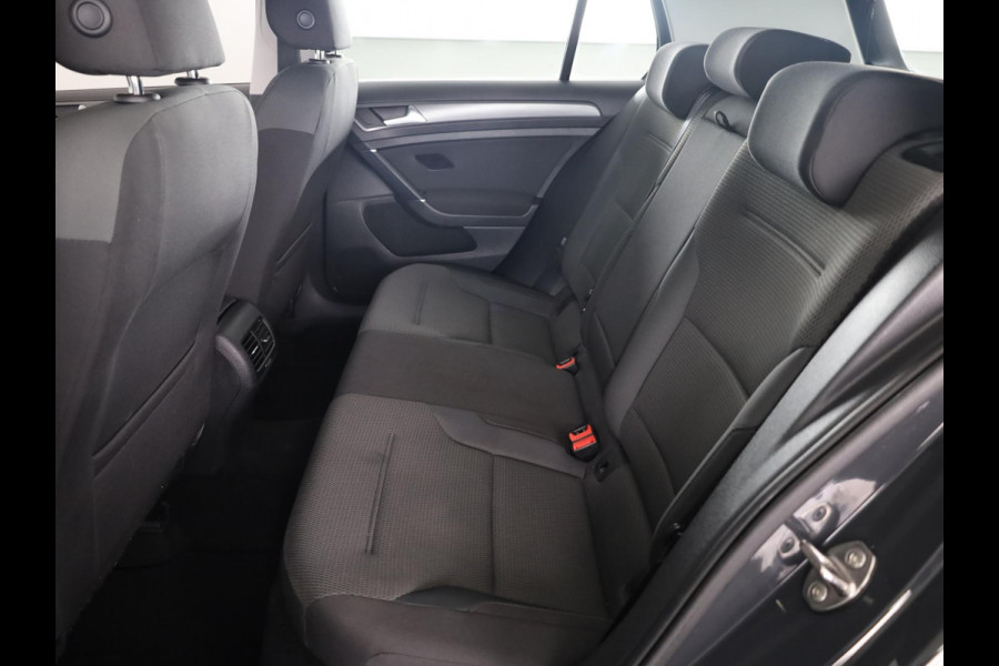 Volkswagen e-Golf E-DITION 136PK | Automaat | Navigatie | Cruise control | Parkeersensoren