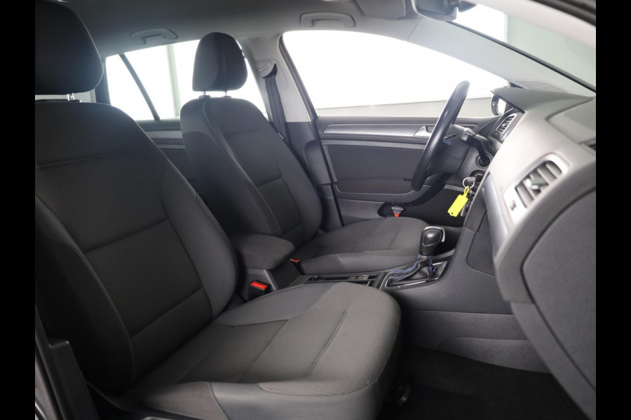 Volkswagen e-Golf E-DITION 136PK | Automaat | Navigatie | Cruise control | Parkeersensoren