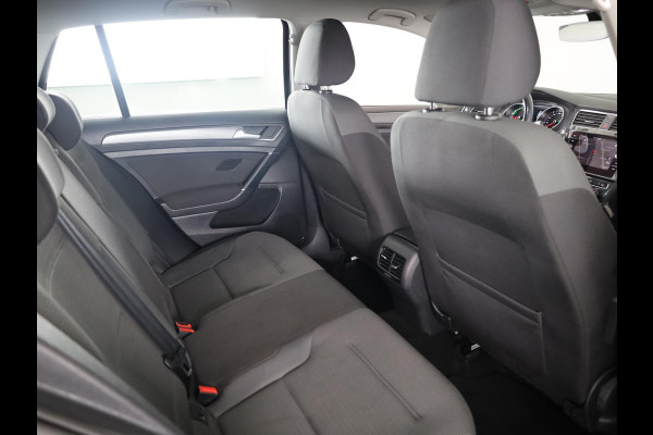 Volkswagen e-Golf E-DITION 136PK | Automaat | Navigatie | Cruise control | Parkeersensoren