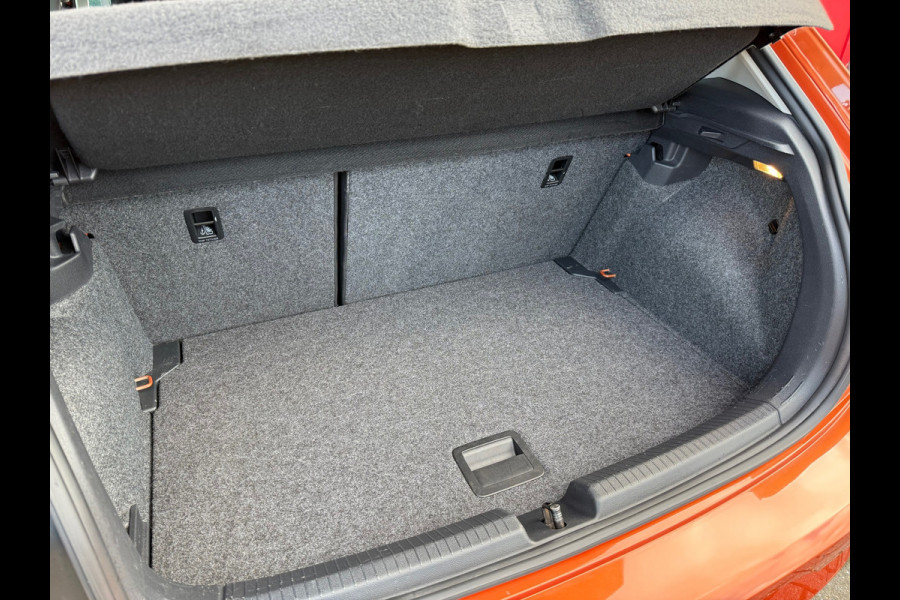 Volkswagen Polo 1.0 TSI Highline - Automaat - Schuif/Panodak - Navi - LED - Org.NL